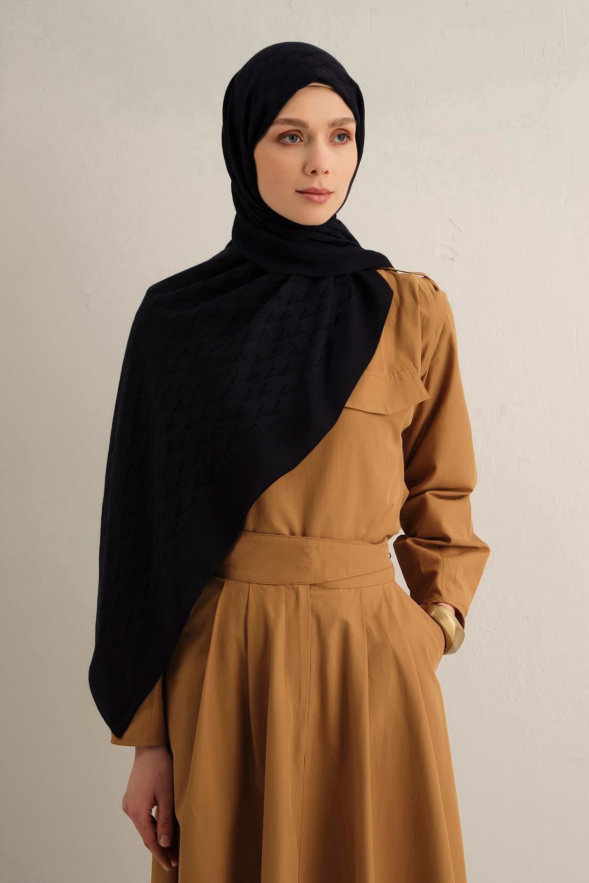 Armine Pamora Şal - Monogram Desenli 3 - Koyu Lacivert 03