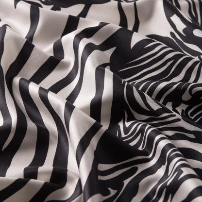 İpekevi Desenli İpek Şal - Zebra Desenli - Siyah Beyaz